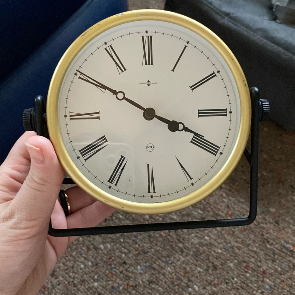 Desk clock